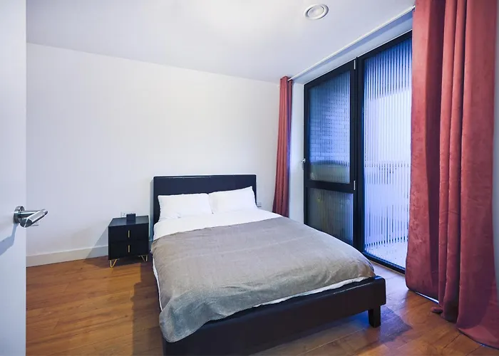 Canary Wharf E14 Modern 1 Bed Apartment High Spec