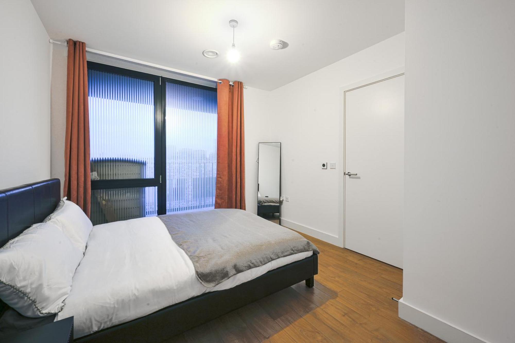 Апартаменты Canary Wharf E14 Modern 1 Bed High Spec Лондон
